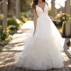 NEW Stella York bridal gown